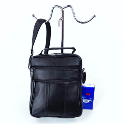 Borsa Tracolla Uomo in Vera Pelle Art. 525 Borsa Tracolla Uomo in Vera Pelle Art. 525